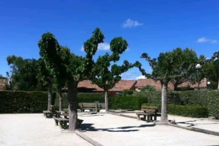 Le Jardin Des Alpilles Villa Eyguières Exterior foto