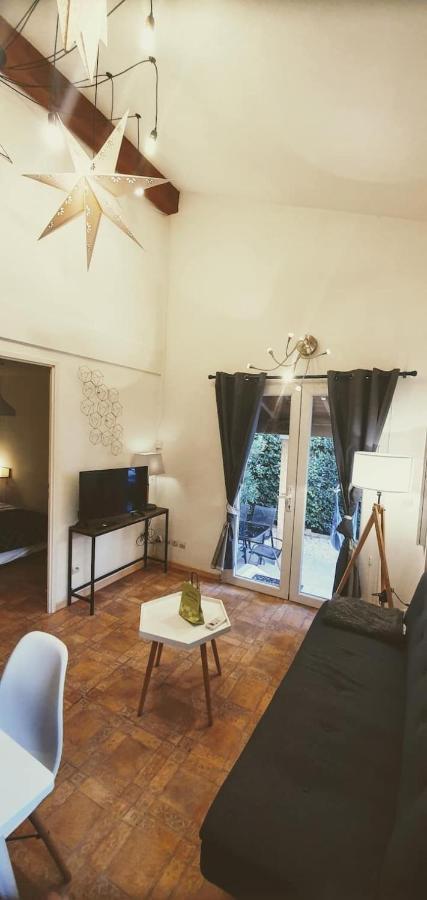 Le Jardin Des Alpilles Villa Eyguières Exterior foto